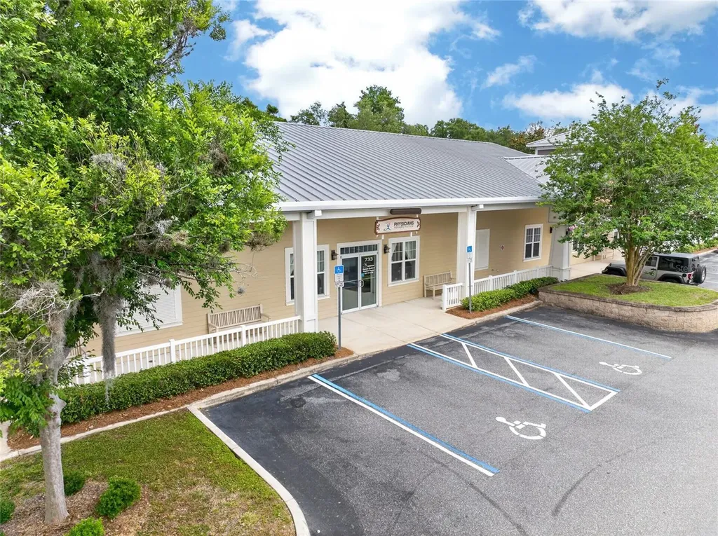 733 County Road 466 Lady Lake FL 32159