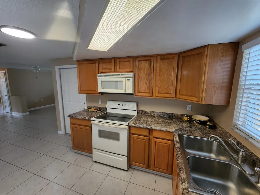 3221 Fairmount Drive Holiday FL 34691