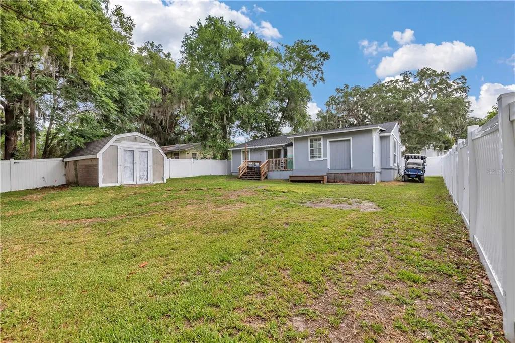 1302 SE Sanchez Avenue Ocala FL 34471