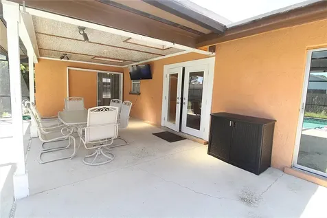 3220 Elmer Street Sarasota FL 34231