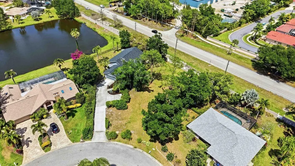 8021 Timber Lake Lane Sarasota FL 34243