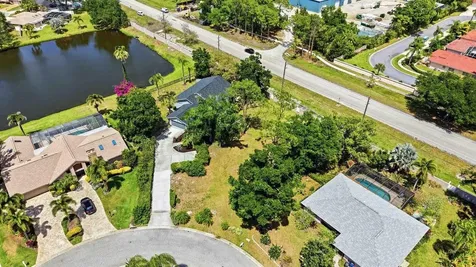 8021 Timber Lake Lane Sarasota FL 34243