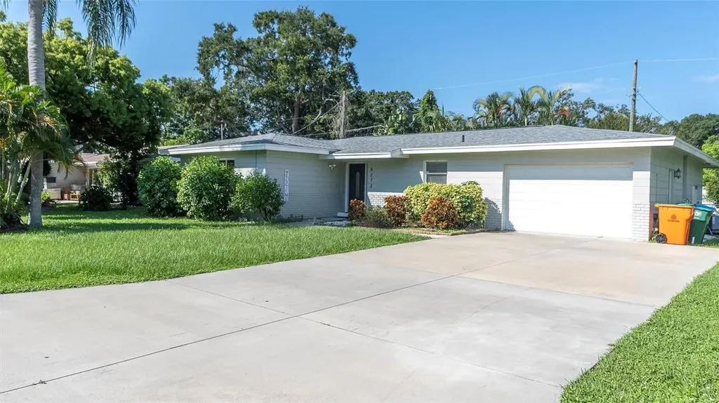 8272 127th Street Seminole FL 33776