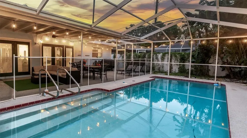 8272 127th Street Seminole FL 33776