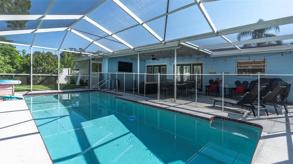 8272 127th Street Seminole FL 33776