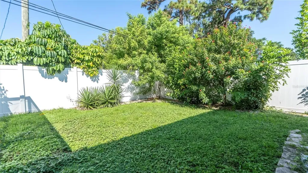 8272 127th Street Seminole FL 33776