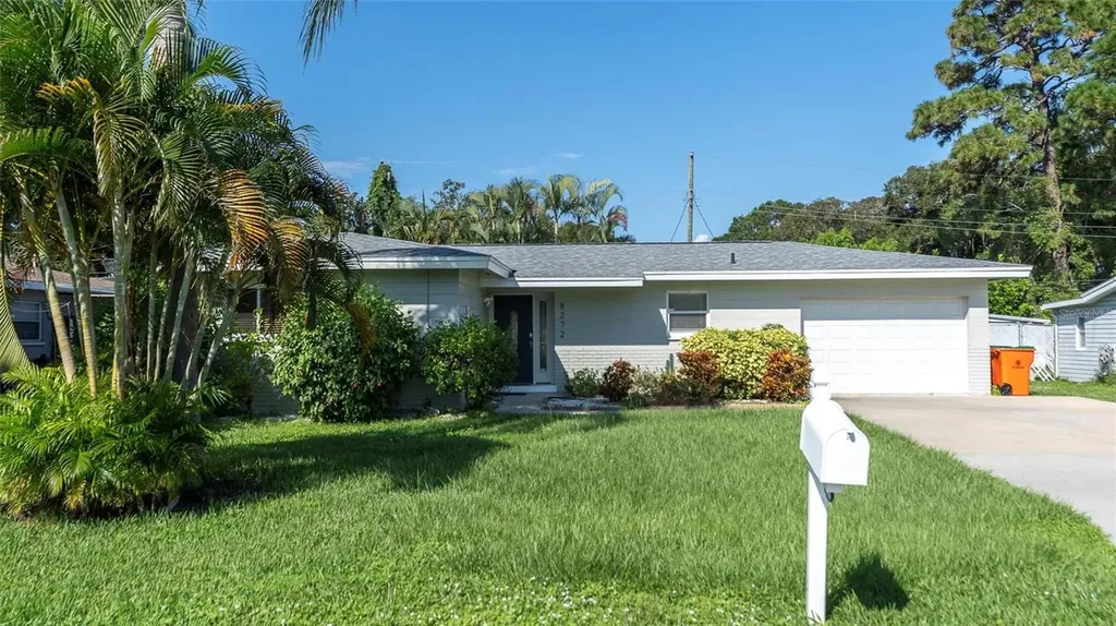 8272 127th Street Seminole FL 33776
