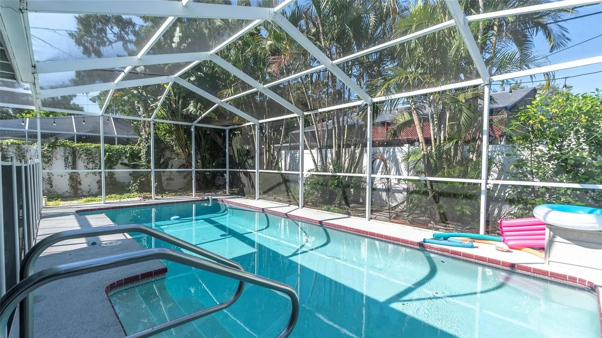 8272 127th Street Seminole FL 33776