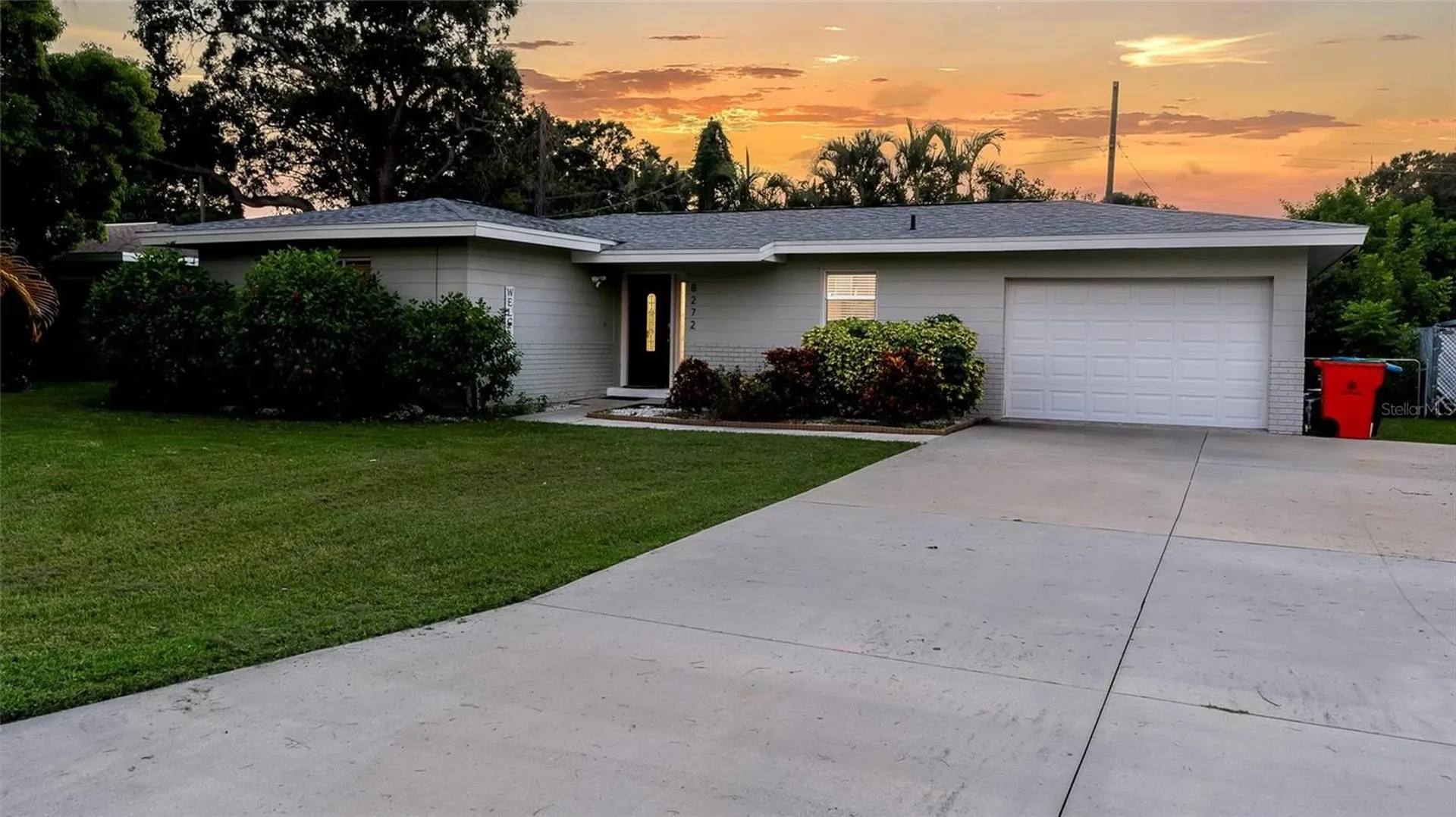 8272 127th Street Seminole FL 33776