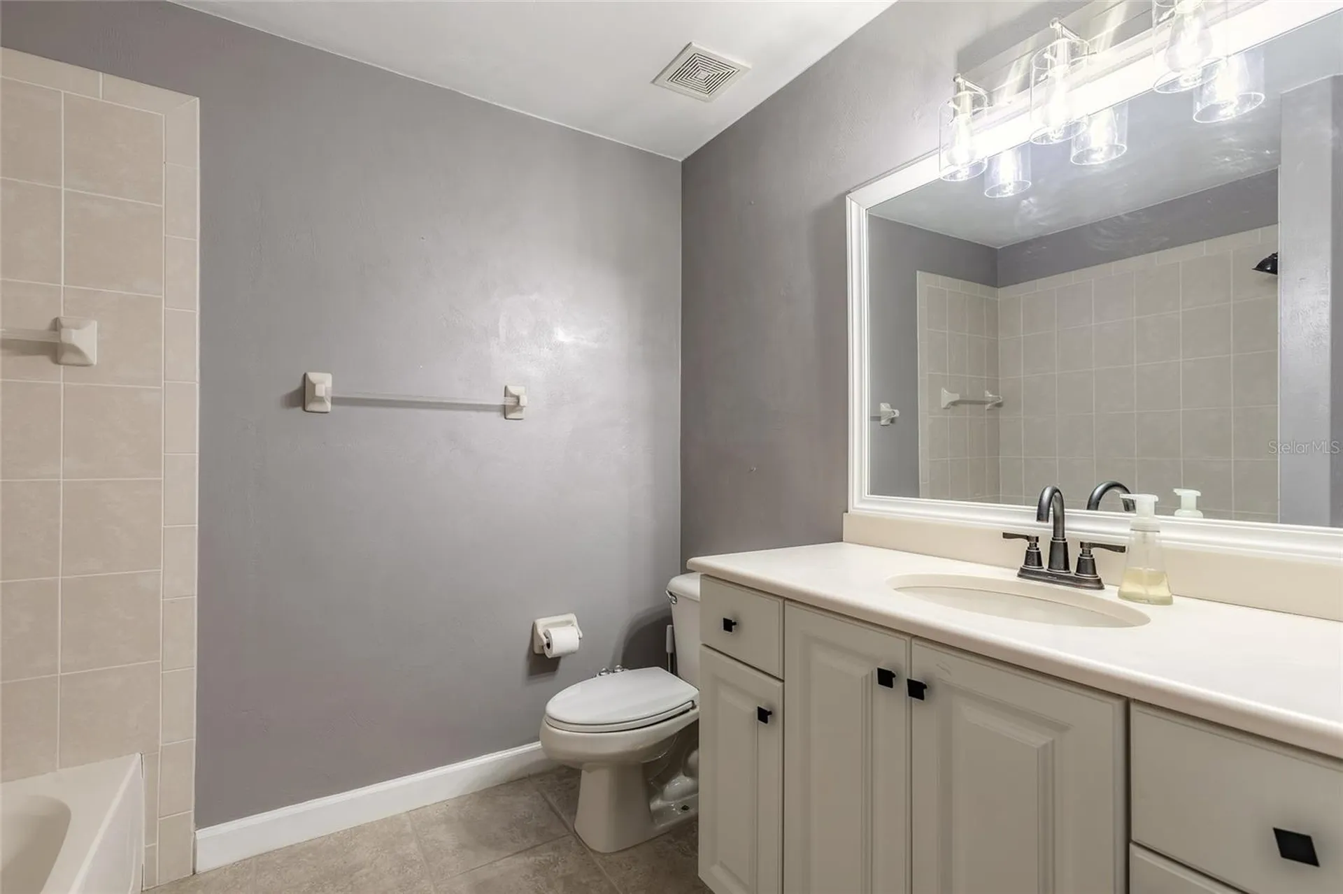 424 Luna Bella Lane New Smyrna Beach FL 32168