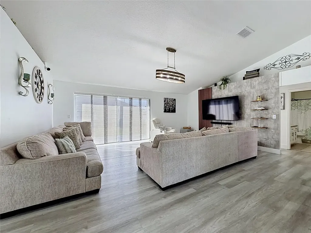 1930 Dolphin Drive Kissimmee FL 34759