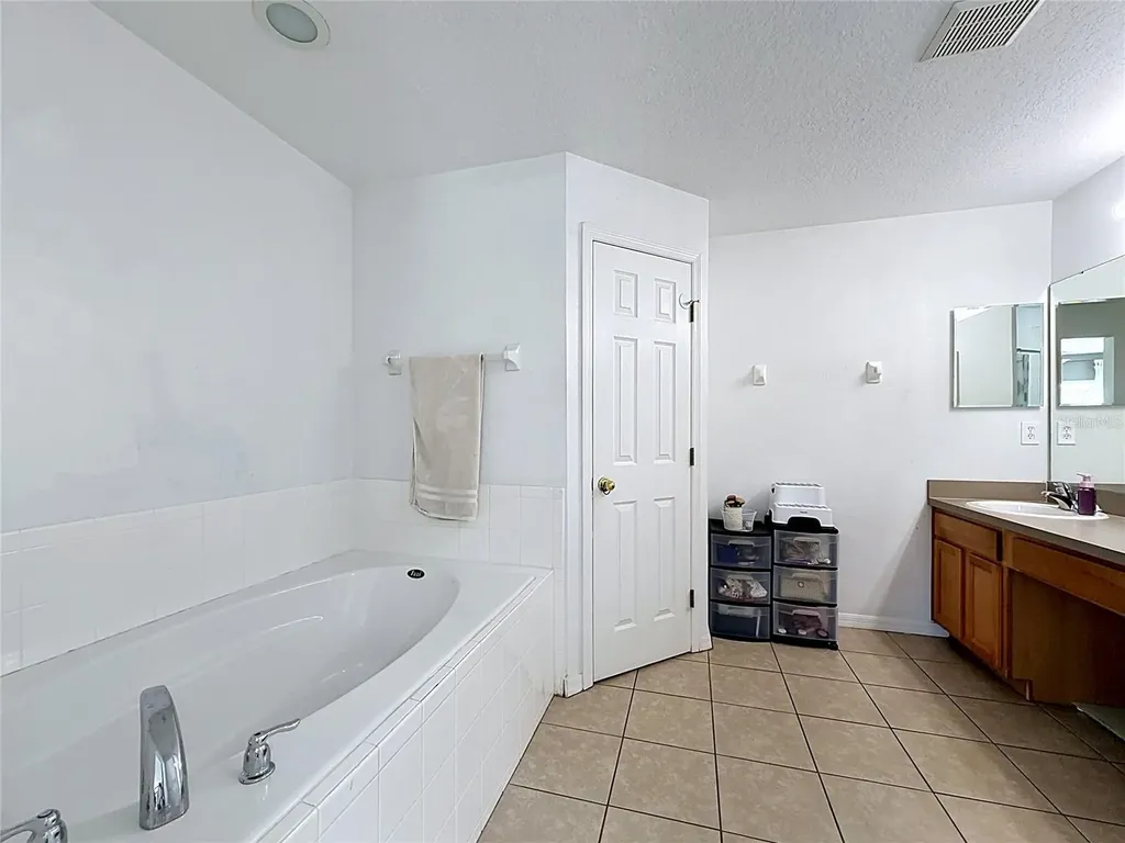 1930 Dolphin Drive Kissimmee FL 34759