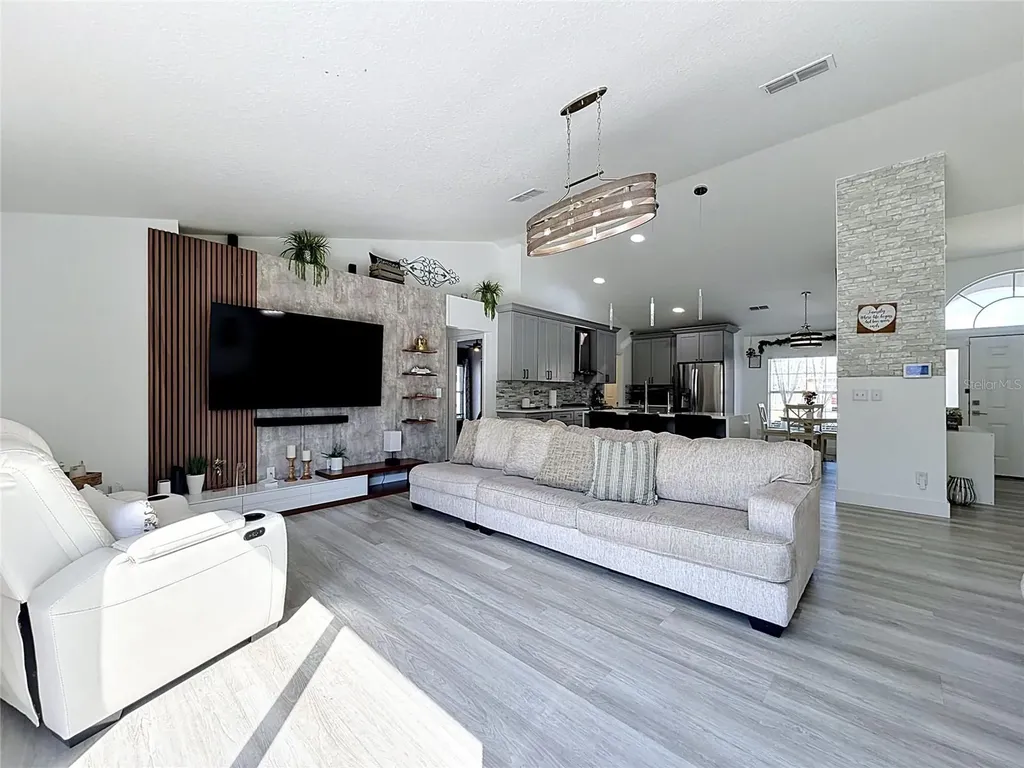 1930 Dolphin Drive Kissimmee FL 34759