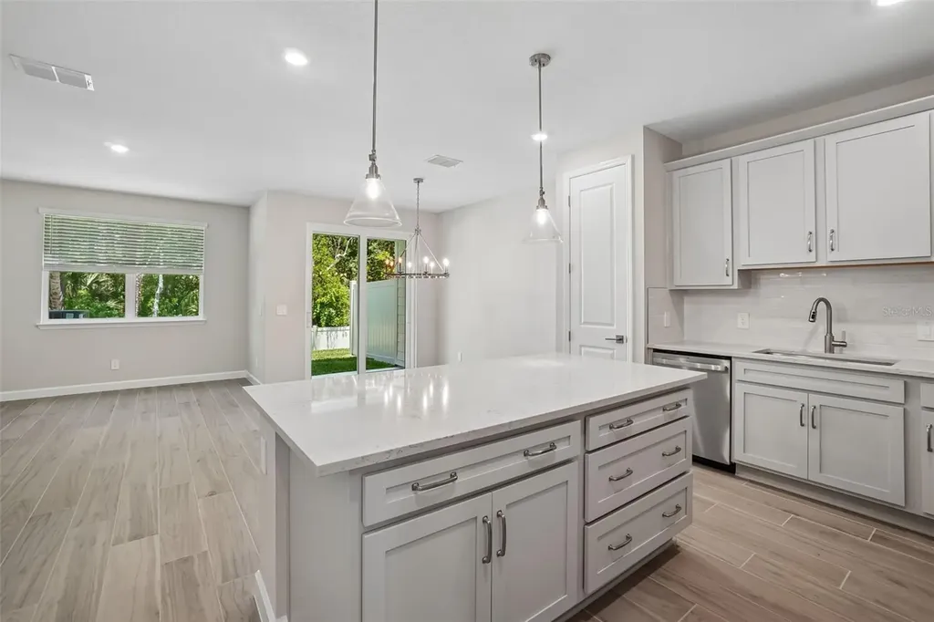 7520 Deer Valley Circle Tampa FL 33635
