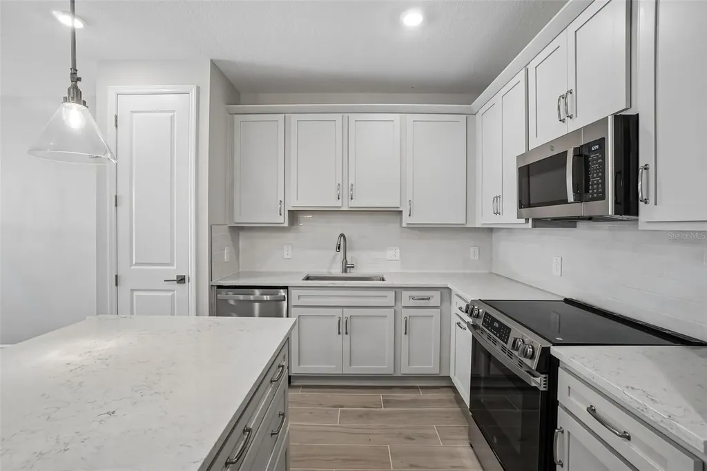 7520 Deer Valley Circle Tampa FL 33635