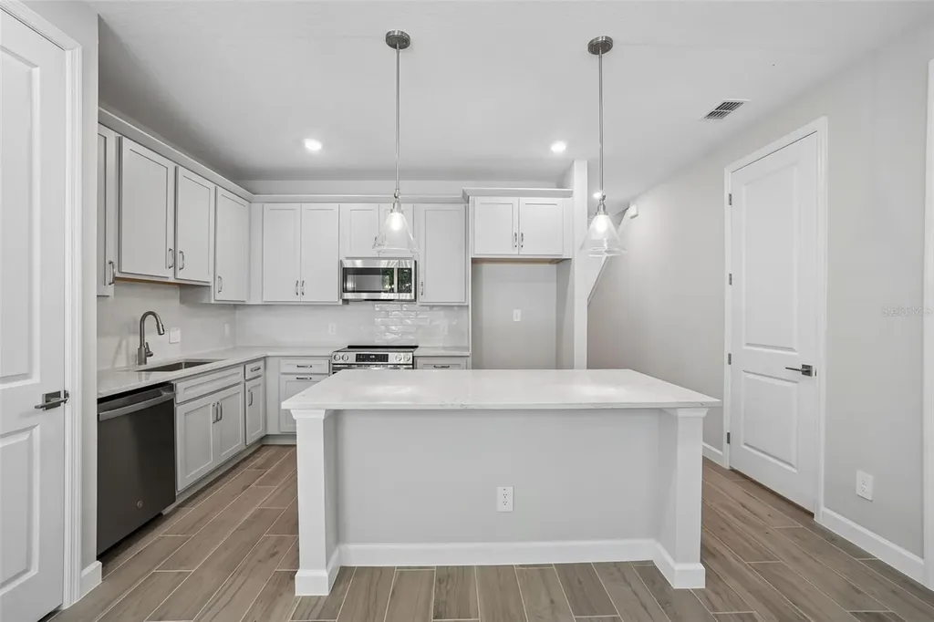 7520 Deer Valley Circle Tampa FL 33635