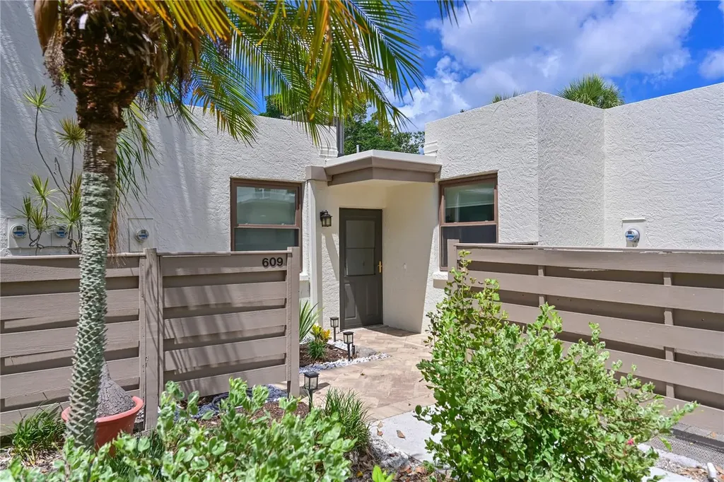 609 Woodlawn Drive Bradenton FL 34210