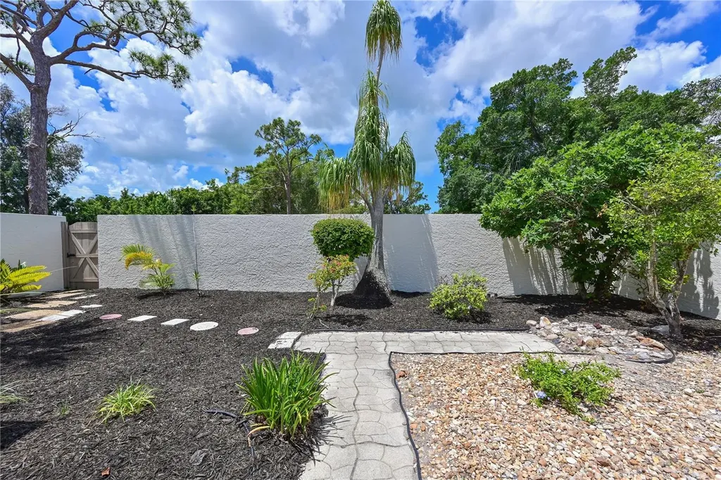 609 Woodlawn Drive Bradenton FL 34210