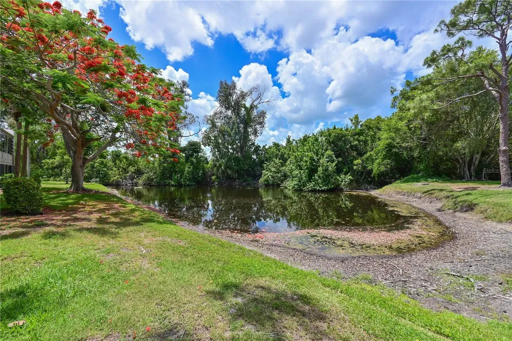 609 Woodlawn Drive Bradenton FL 34210