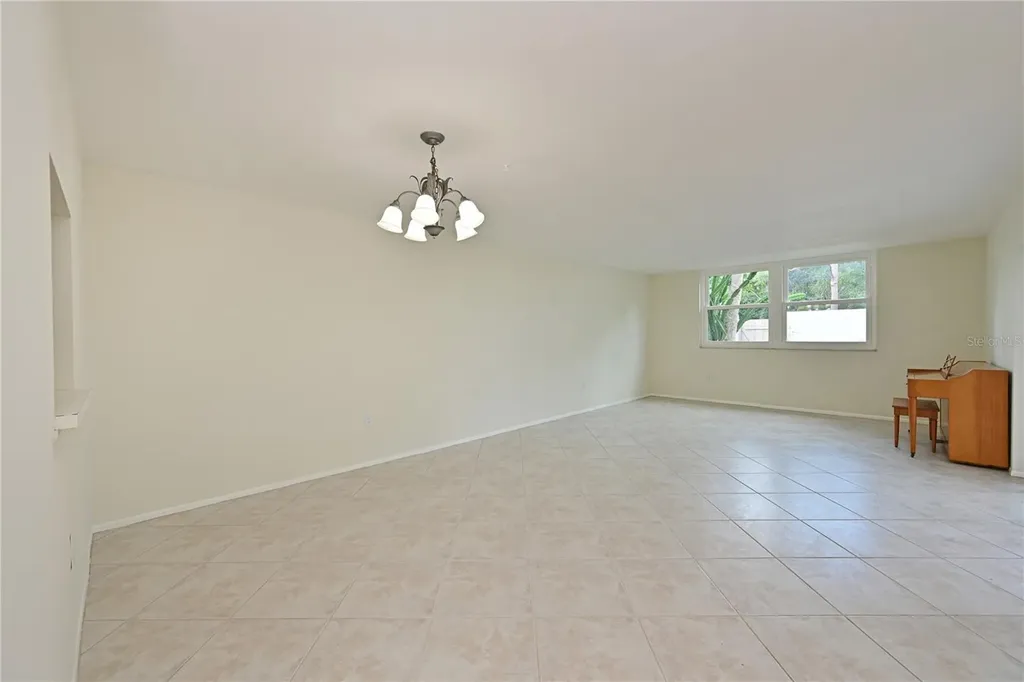 609 Woodlawn Drive Bradenton FL 34210