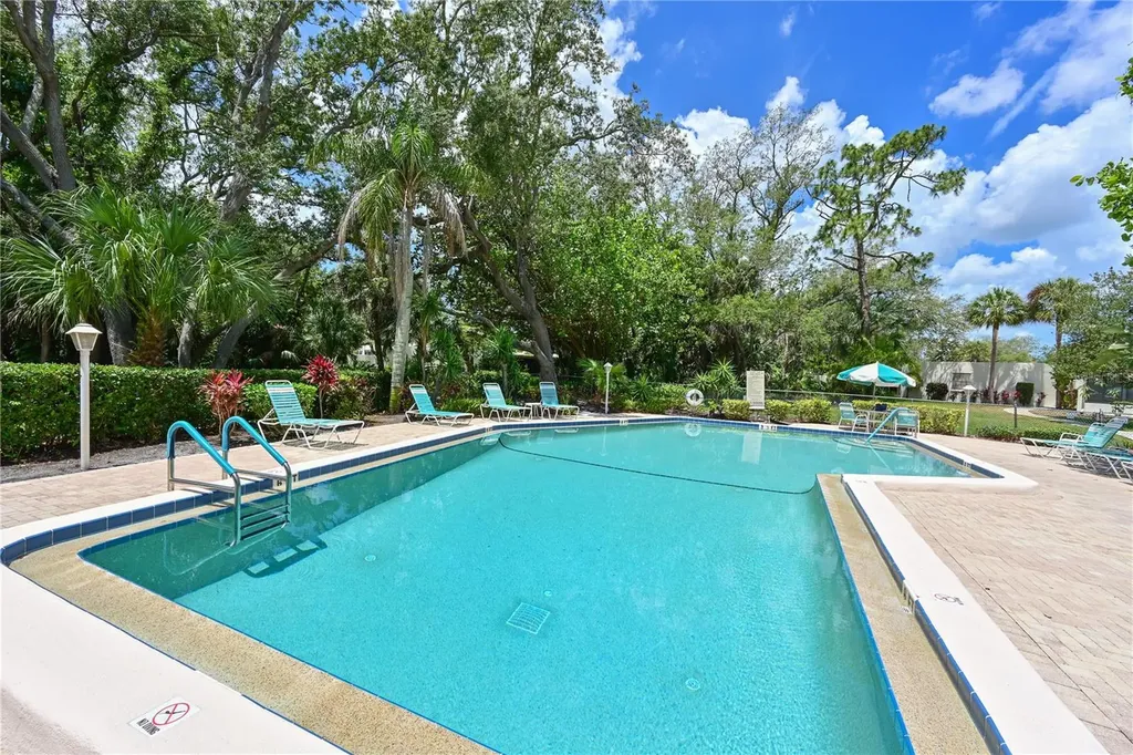 609 Woodlawn Drive Bradenton FL 34210