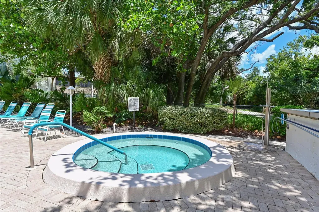 609 Woodlawn Drive Bradenton FL 34210