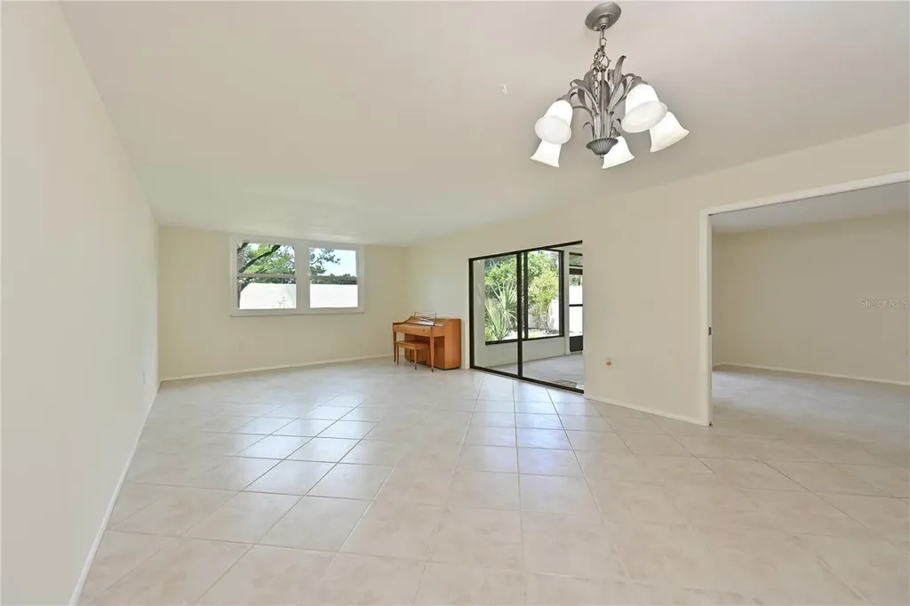 609 Woodlawn Drive Bradenton FL 34210