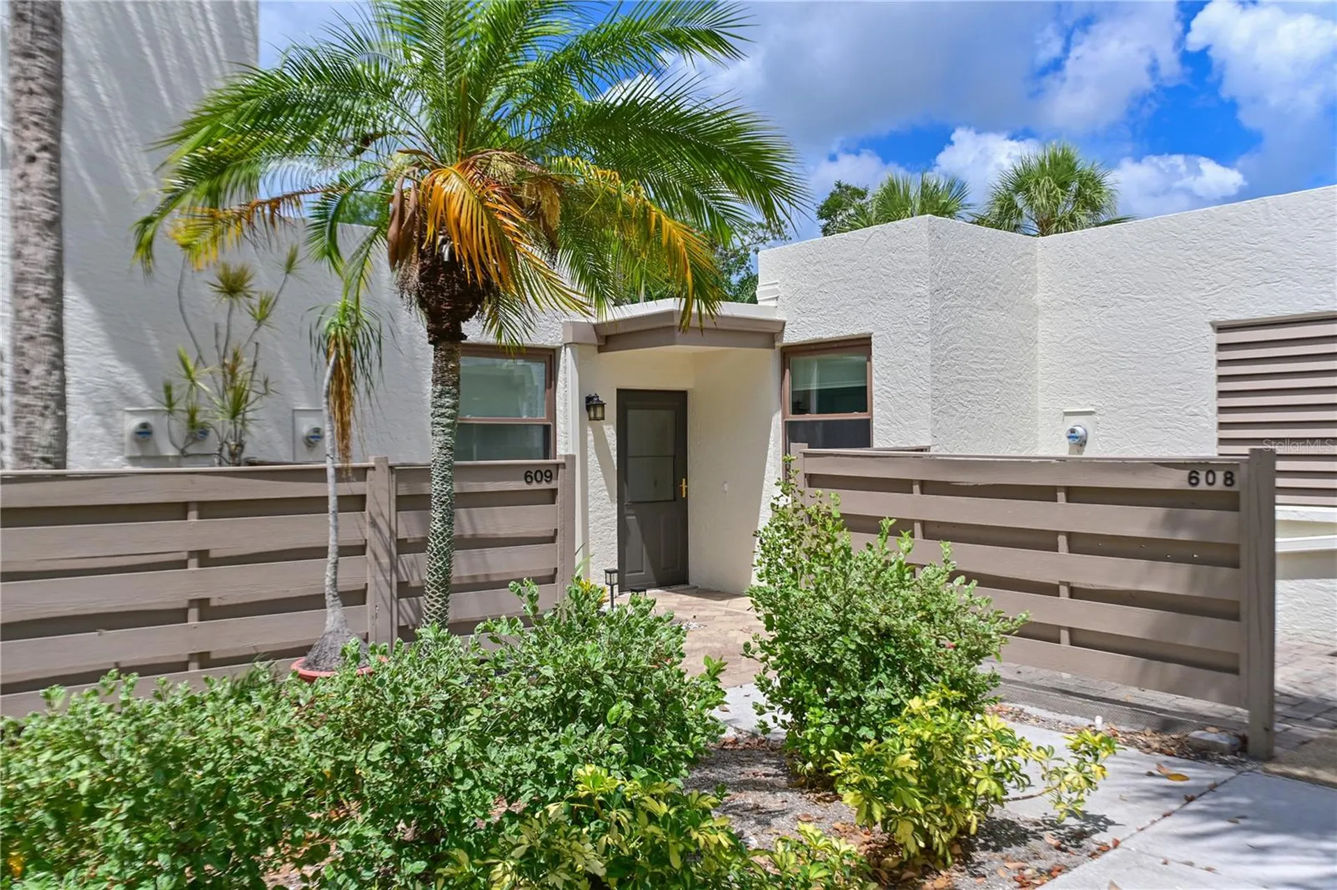 609 Woodlawn Drive Bradenton FL 34210