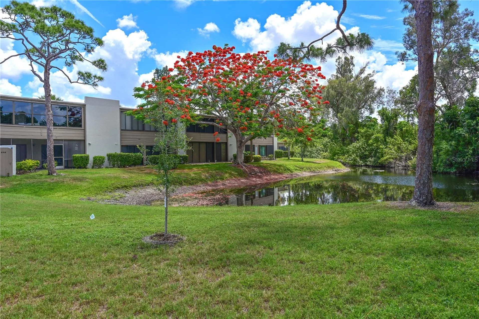 609 Woodlawn Drive Bradenton FL 34210