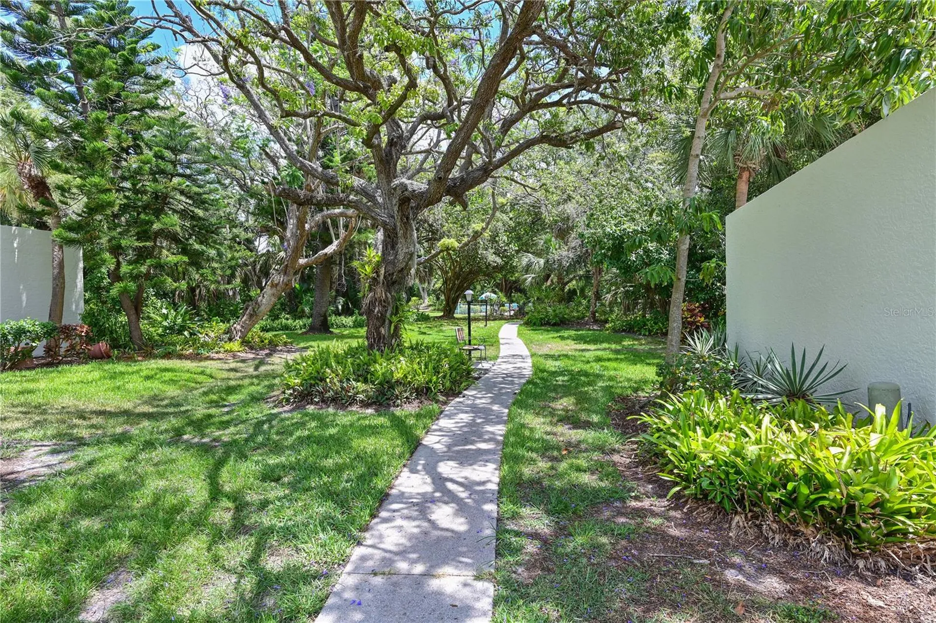 609 Woodlawn Drive Bradenton FL 34210