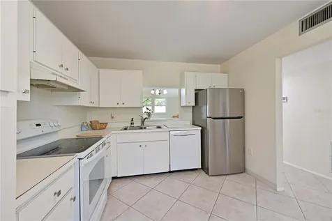 609 Woodlawn Drive Bradenton FL 34210