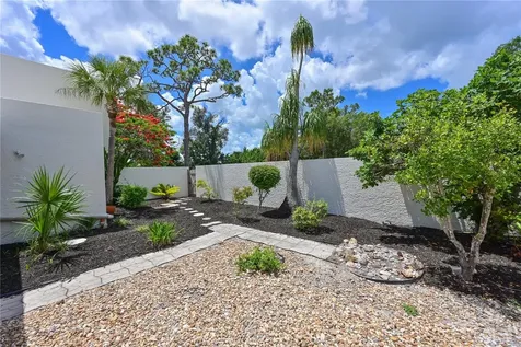 609 Woodlawn Drive Bradenton FL 34210