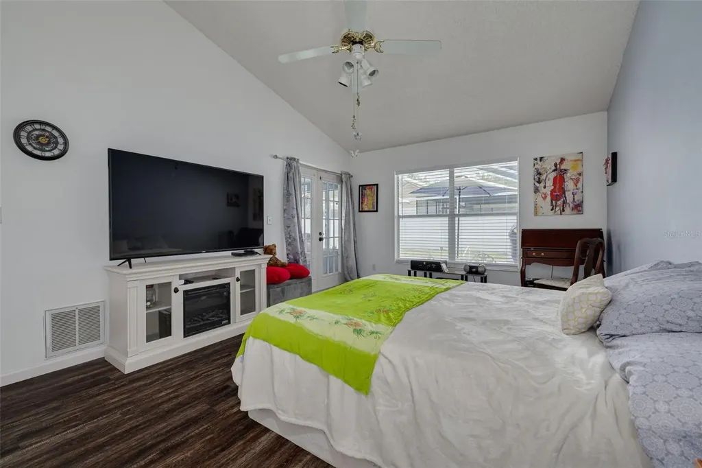 1472 Bay View Street Tarpon Springs FL 34689