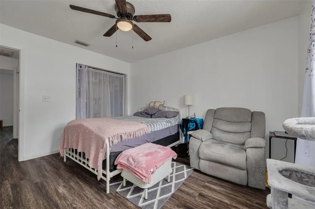 1472 Bay View Street Tarpon Springs FL 34689