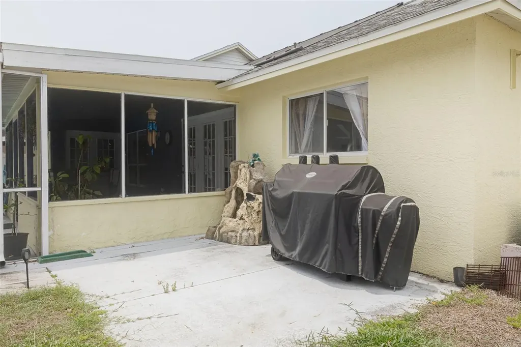 1472 Bay View Street Tarpon Springs FL 34689