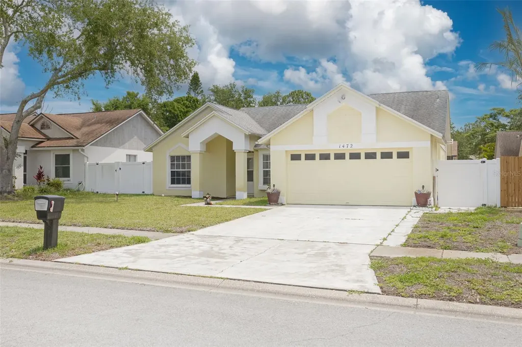 1472 Bay View Street Tarpon Springs FL 34689