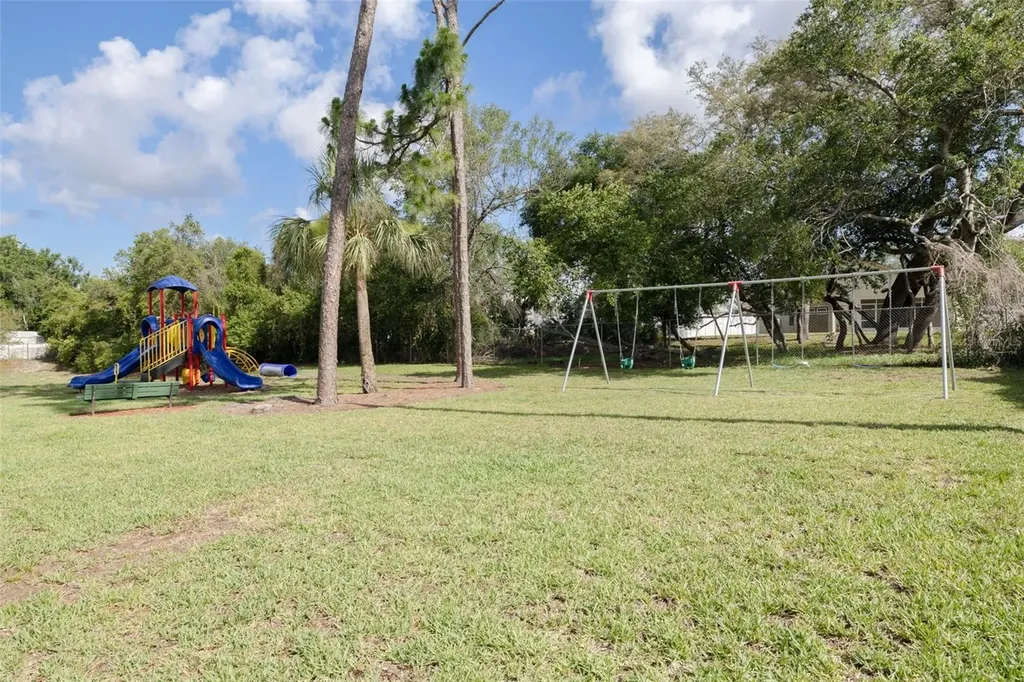 1472 Bay View Street Tarpon Springs FL 34689