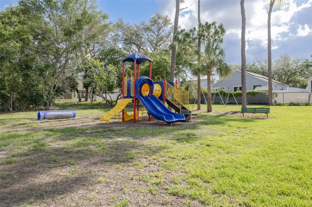 1472 Bay View Street Tarpon Springs FL 34689