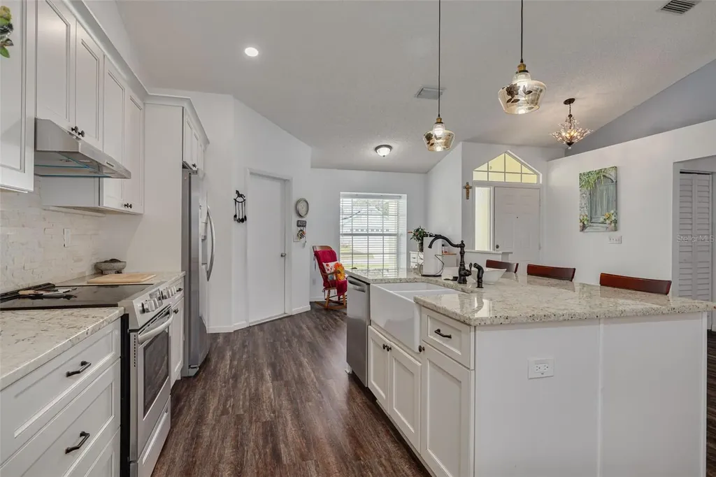 1472 Bay View Street Tarpon Springs FL 34689