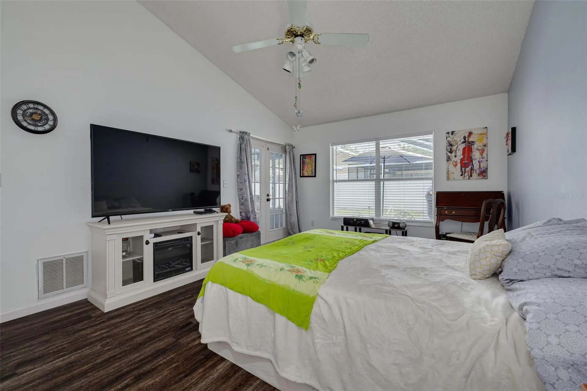 1472 Bay View Street Tarpon Springs FL 34689