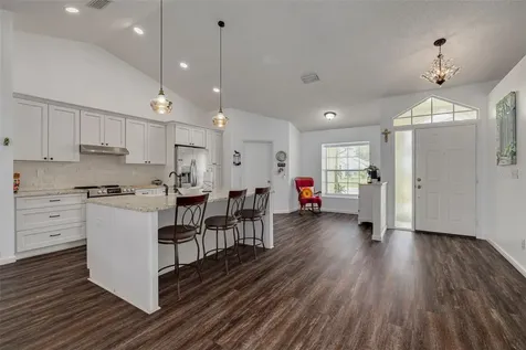 1472 Bay View Street Tarpon Springs FL 34689