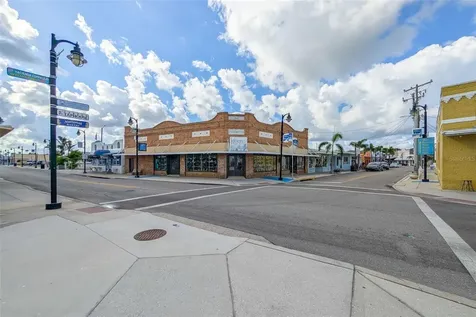 1472 Bay View Street Tarpon Springs FL 34689