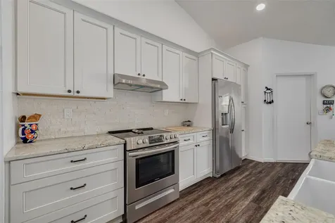 1472 Bay View Street Tarpon Springs FL 34689