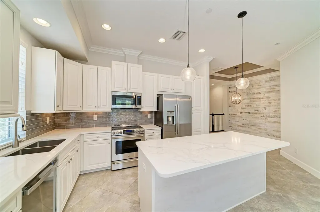 340 Sapphire Lake Drive Bradenton FL 34209