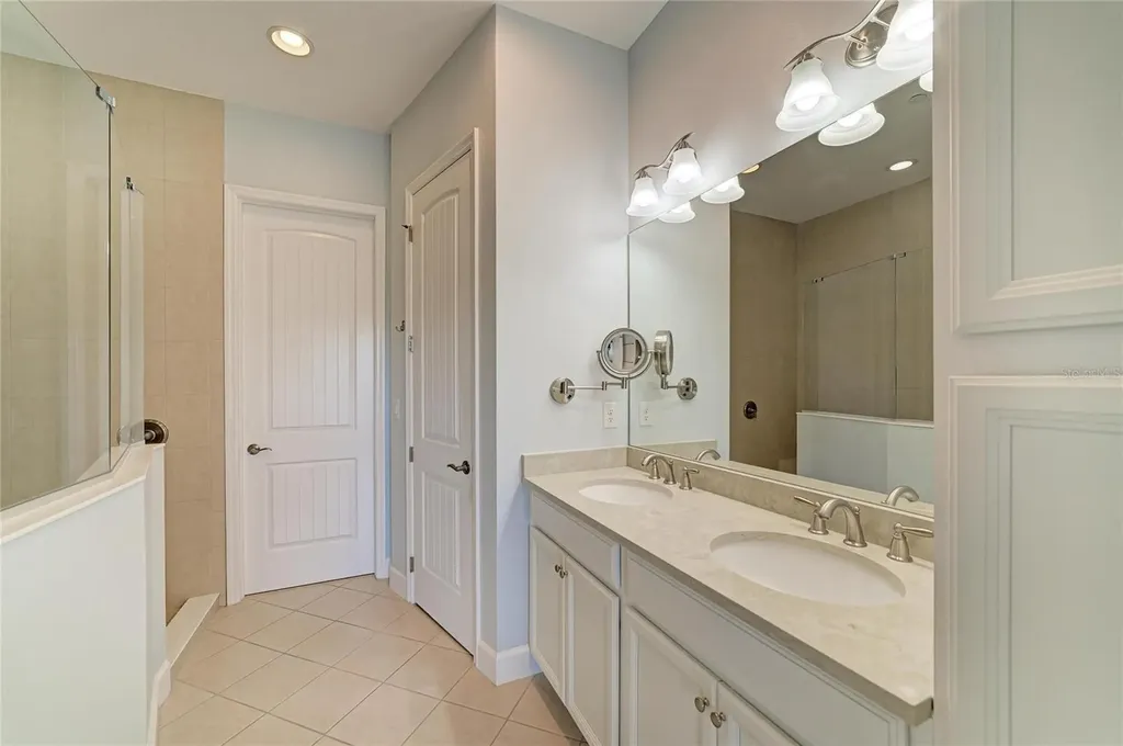 340 Sapphire Lake Drive Bradenton FL 34209