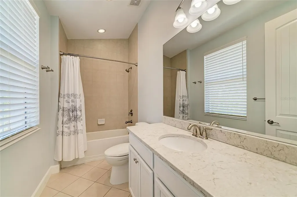 340 Sapphire Lake Drive Bradenton FL 34209
