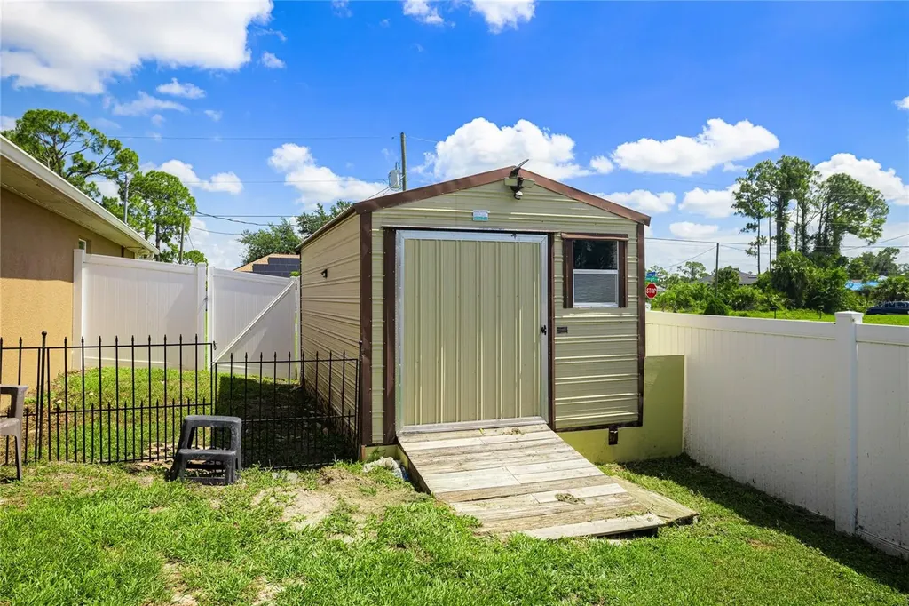 1091 Comfort Lane North Port FL 34288