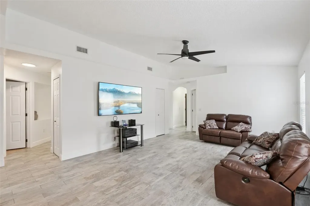 2744 Palm Isle Way Orlando FL 32829