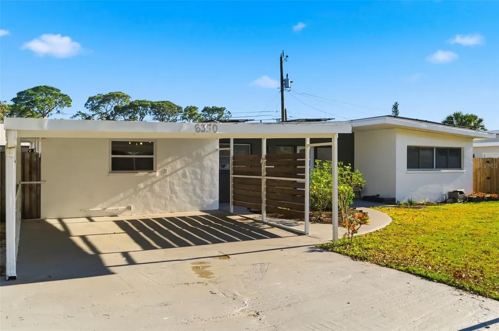 6350 Hampton Drive N St Petersburg FL 33710
