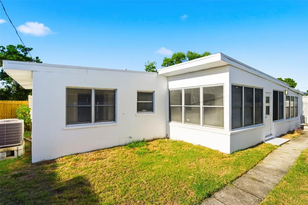 6350 Hampton Drive N St Petersburg FL 33710